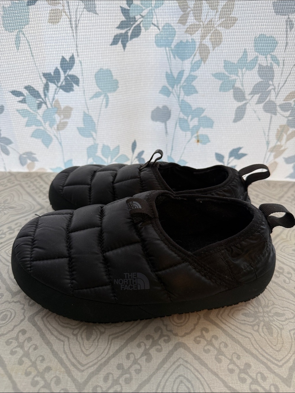 The North Face Kids Black Quilted Slip-On Slippers
